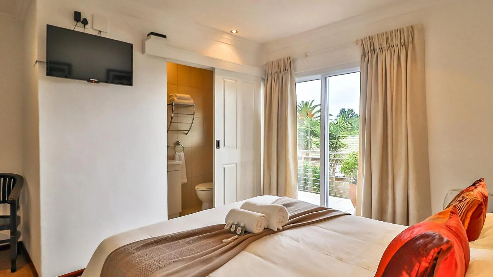 Konukevi Kwantu Guesthouse 2 Cape Town