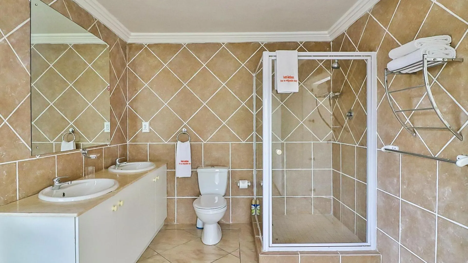 Konukevi Kwantu Guesthouse 2 Cape Town